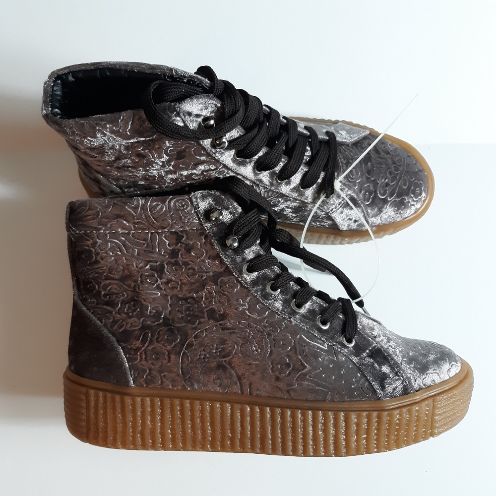 Qupid Women Size 9 High Top Platform Sneaker Shoes - Picture 1 of 7